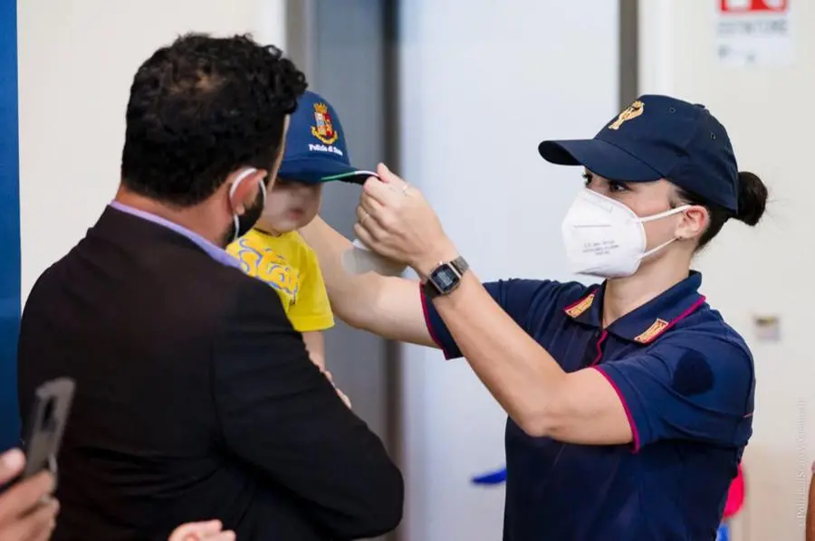 L'arrivo dei rifugiati afghani a Fiumicino