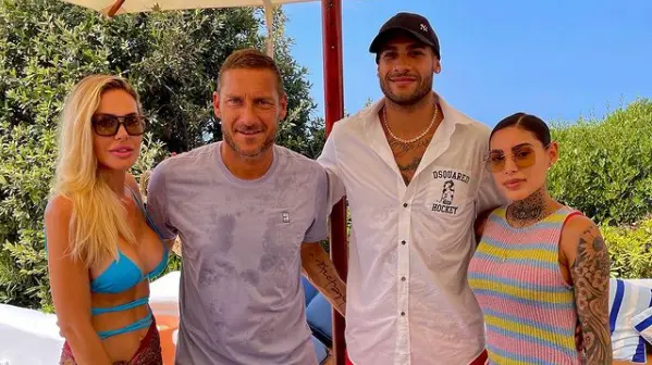 Jacobs e Totti insieme alle compagne a Sabaudia - Foto Instagram