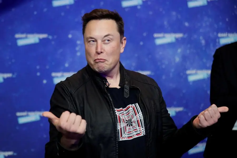 Elon Musk ha presentato il robot umanoide Tesla Bot: «Può rivoluzionare l'economia»
