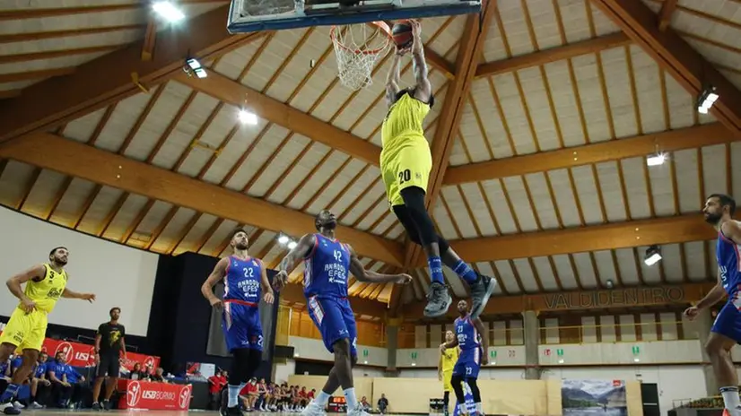 Germani Pallacanestro Brescia-Anadolu Efes 75-89
