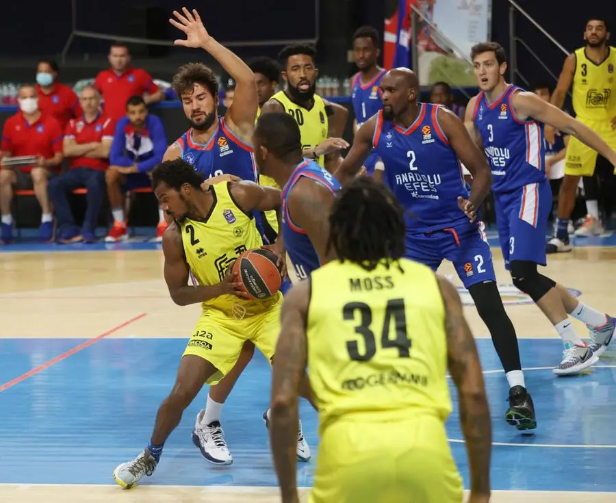 Germani Pallacanestro Brescia-Anadolu Efes 75-89