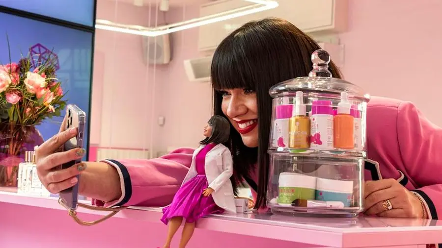Anche Barbie ha reso omaggio all'Estetista Cinica