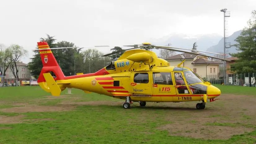 L'elicottero della Protezione civile della Provincia di Trento