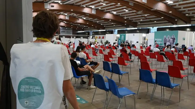 L'hub vaccinale al Centro Fiera di Brescia in via Caprera