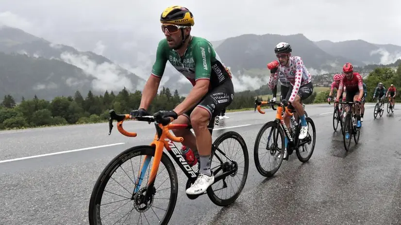 Il bresciano Sonny Colbrelli nella tappa del Tour de France - Foto Epa © www.giornaledibrescia.it
