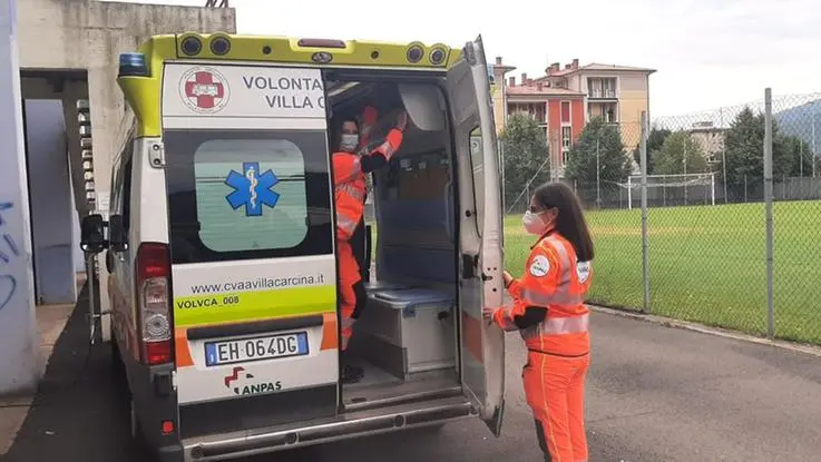 Sul posto sono intervenuti anche i volontari della Croce Rossa di Villa Carcina