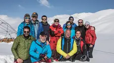 Il team che ha lavorato a quota 3.200 metri sul ghiacciaio dell'Adamello - © www.giornaledibrescia.it