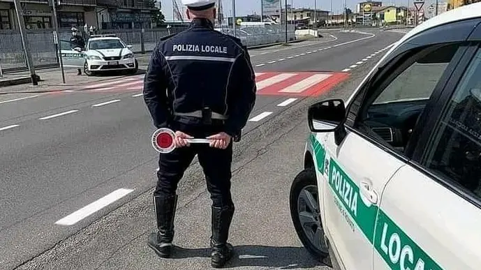 L’uomo in fuga è stato fermato dai carabinieri in collaborazione con la Polizia locale di Rovato