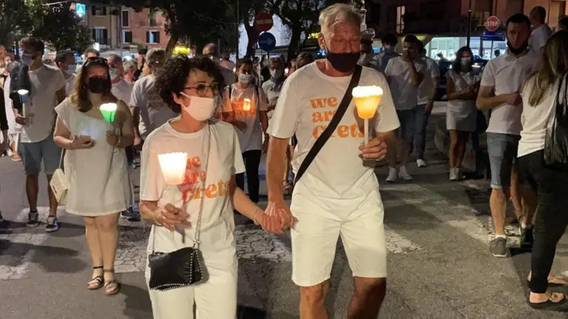 Alla fiaccolata di Maderno c'erano anche i genitori di Greta