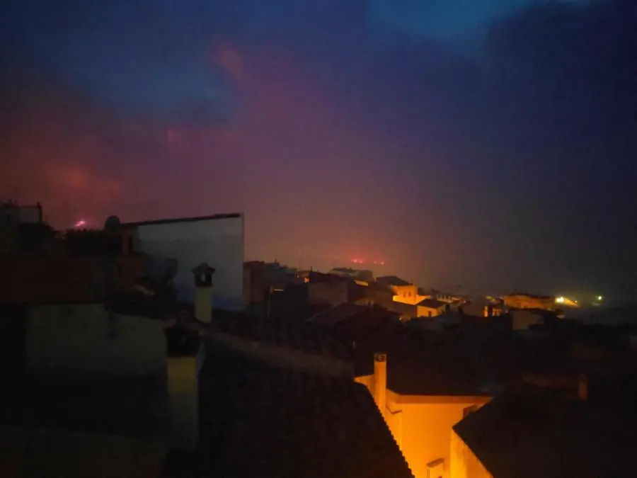 La Sardegna brucia