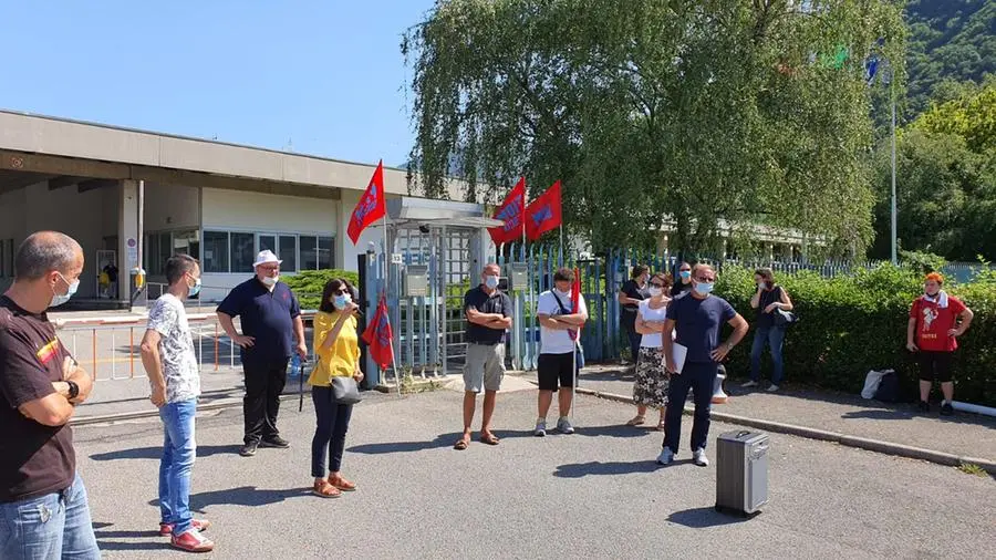 I lavoratori della Timken di Villa Carcina in sciopero