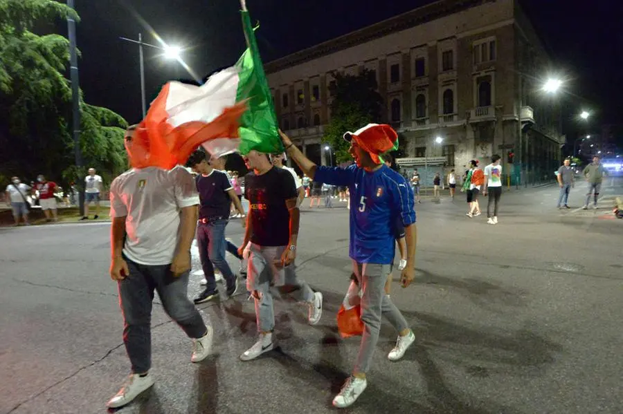 Vittoria dell'Italia, festa grande a piazzale Repubblica