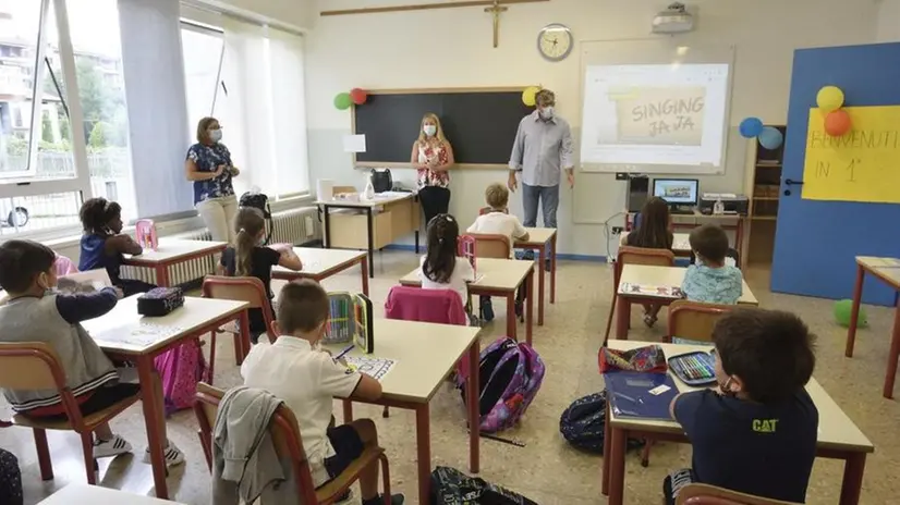 L'interno di una classe di una scuola primaria - Foto Ansa  © www.giornaledibrescia.it