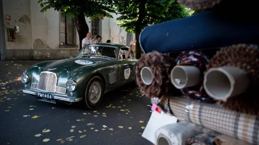 Mille Miglia 2021: il passaggio al lanificio Balli di Prato