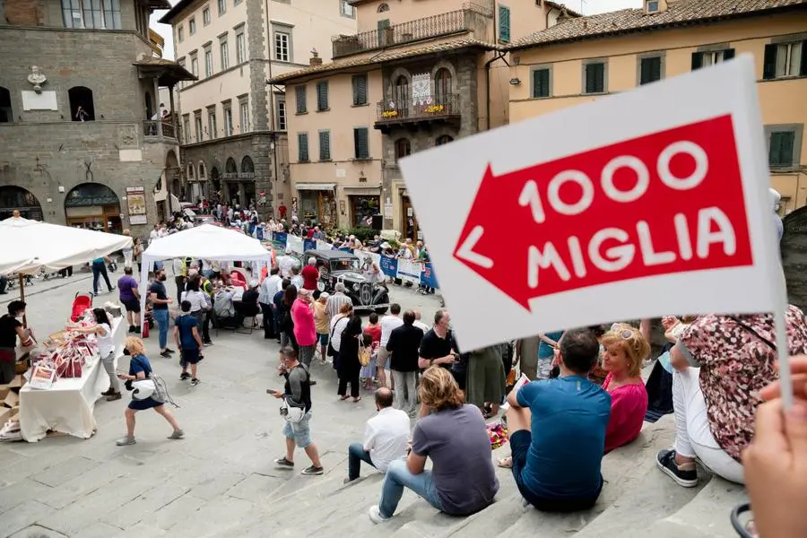 Mille Miglia 2021: il passaggio a Cortona