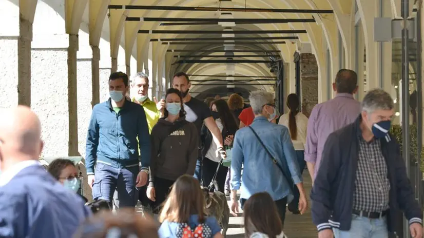 Centro di Brescia affollato di sabato pomeriggio
