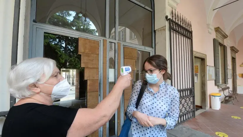 L'inizio degli esami di maturità al liceo Arnaldo e all'Itis