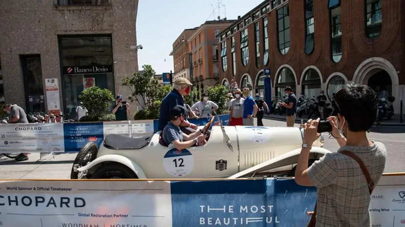 Mille Miglia 2021: la punzonatura al Village di piazza Vittoria/2