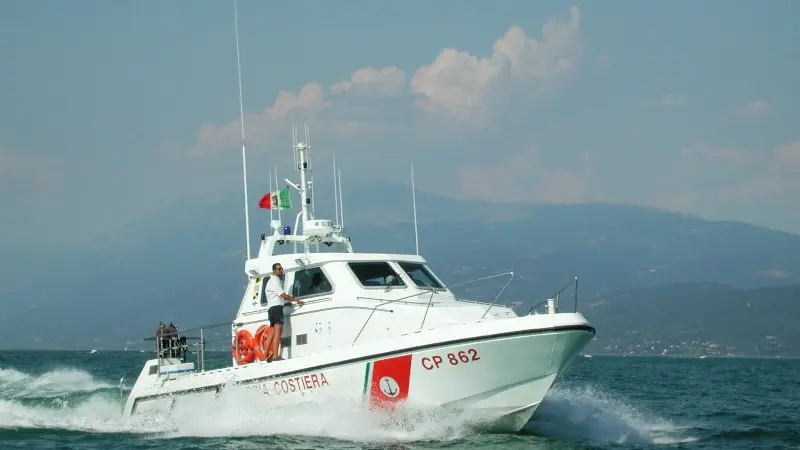 La motovedetta della Guardia Costiera (archivio) - © www.giornaledibrescia.it