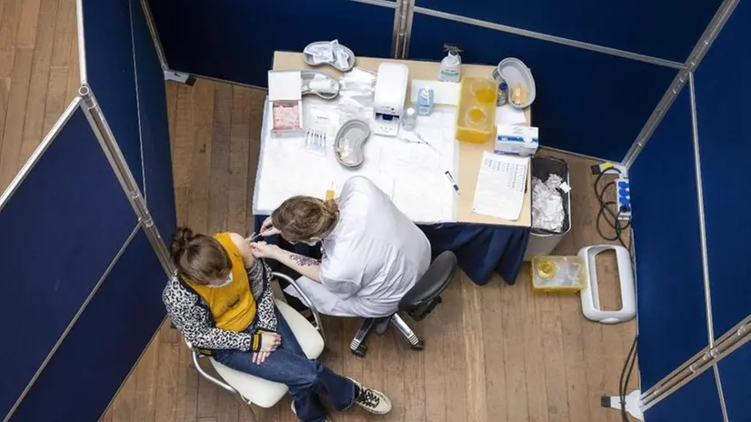 Vaccinazioni contro il Covid - Foto Ansa  © www.giornaledibrescia.it