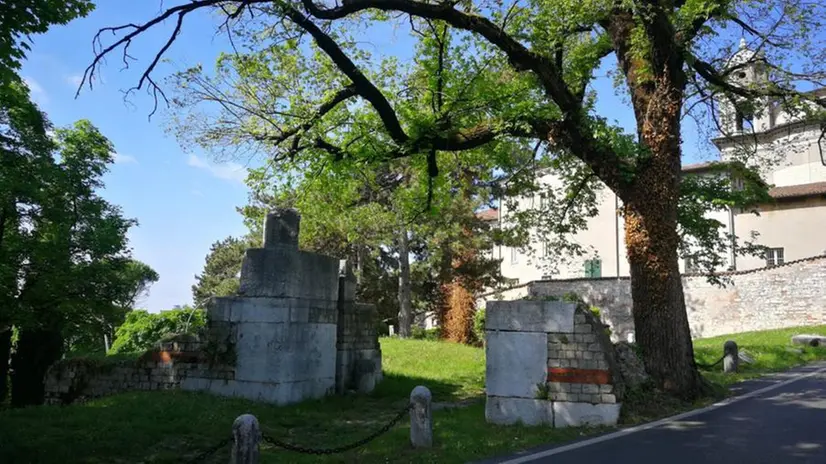 La Porta di Sant'Eusebio nelle mura di Brixia, alle pendici del Cidneo