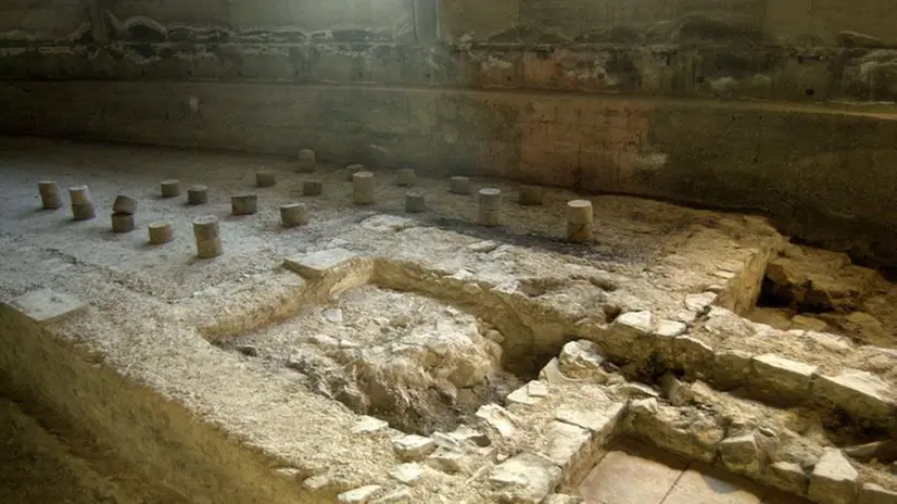 I resti romani riemersi sotto il liceo Arnaldo: terme e sepolcri