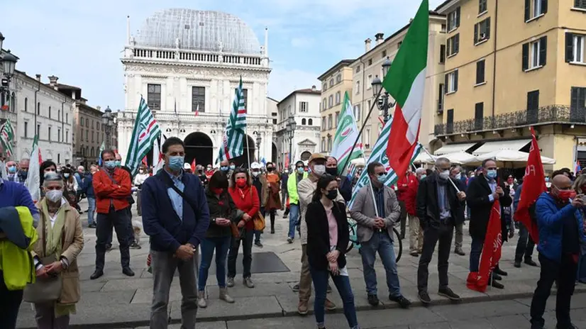 Primo Maggio, Festa dei Lavoratori in presenza: i sindacati in piazza Loggia