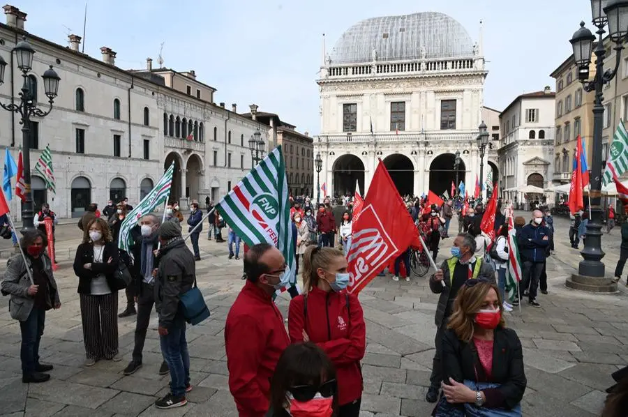 Primo Maggio, Festa dei Lavoratori in presenza: i sindacati in piazza Loggia