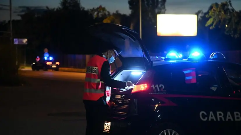 Un'auto dei carabinieri (foto d'archivio) - Foto © www.giornaledibrescia.it