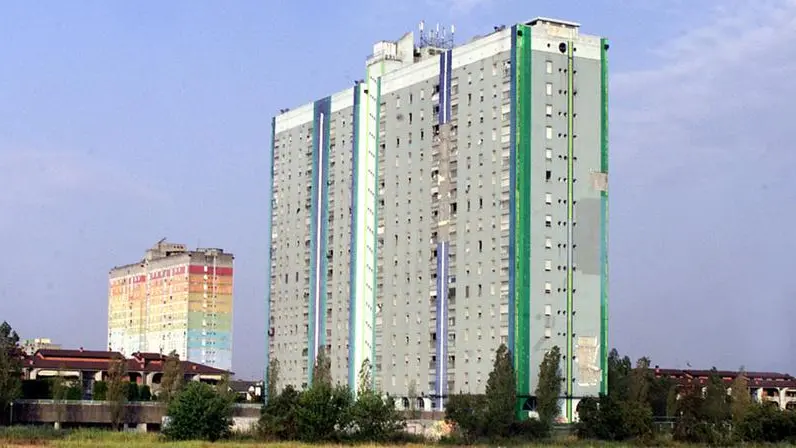 A sinistra la torre Tintoretto, in primo piano la gemella Cimabue