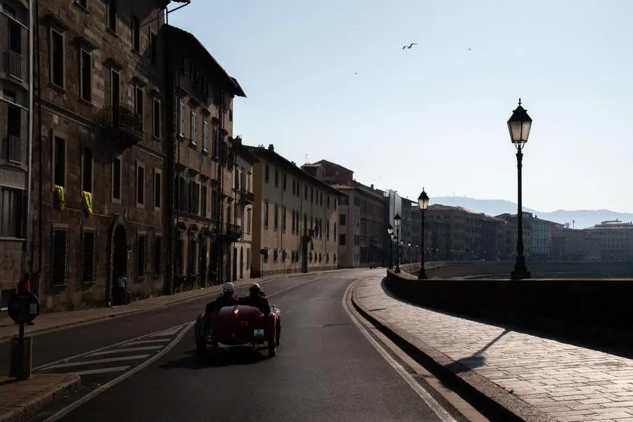 Mille Miglia 2021: il passaggio a Pisa