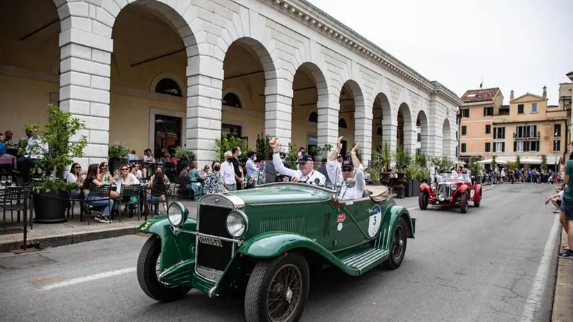 Mille Miglia 2021: la carovana di auto storiche in Castello e in centro a Brescia