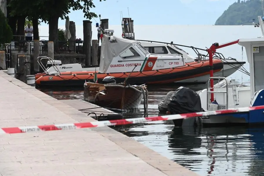 Salò, incidente nautico: recuperata una barca con un cadavere a bordo