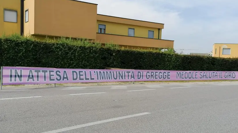 A Medole, al confine con il Bresciano, gli "allestimenti" per il Giro d'Italia