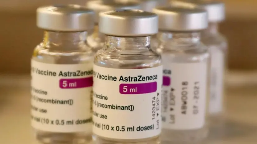 Dosi di vaccino AstraZeneca - Foto Ansa © www.giornaledibrescia.it