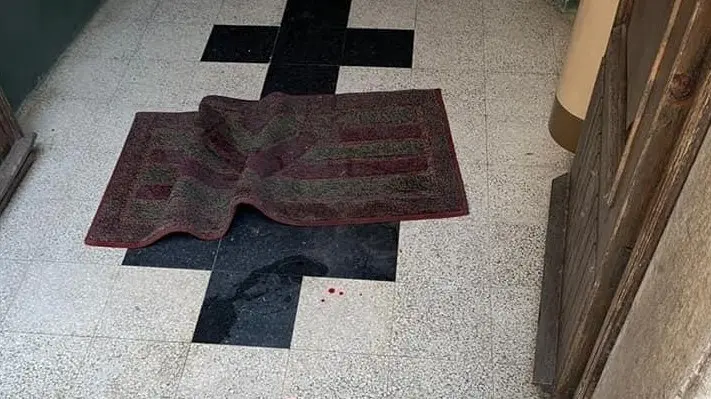 Macchie di sangue in chiesa: i segni della violenza a Salò - © www.giornaledibrescia.it