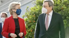 La presidente della Commissione europea Ursula von der Leyen e il premier Mario Draghi - Foto Ansa  © www.giornaledibrescia.it
