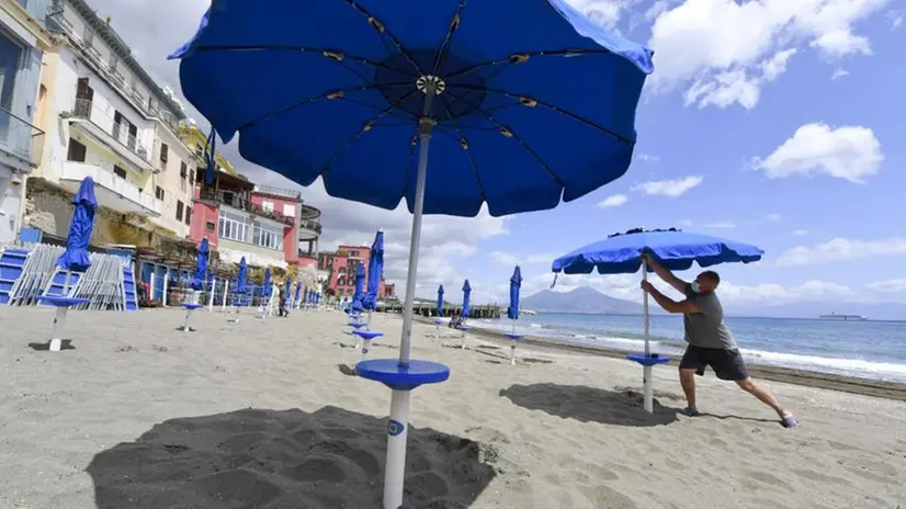Spiaggia di Posillipo, preparativi di riapertura
