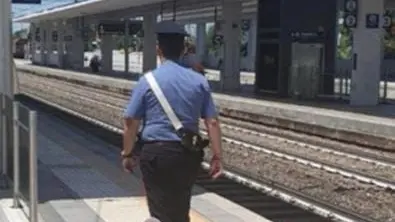 Carabinieri in stazione © www.giornaledibrescia.it