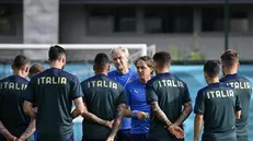 Il ct Roberto Mancini durante un allenamento della nazionale italiana - Foto Epa © www.giornaledibrescia.it