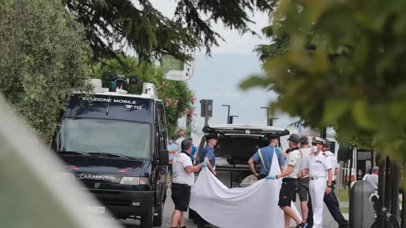 Le operazioni di recupero nelle acque del Lago di Garda