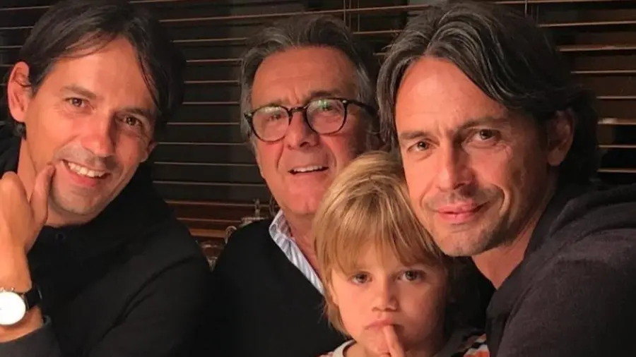Da sinistra l’allenatore dell’Inter Simone Inzaghi, papà Giancarlo, l’allenatore del Brescia e il piccolo Lorenzo figlio di Simone - © www.giornaledibrescia.it