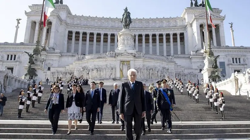 La cerimonia per il 25 Aprile all'Altare della Patria a Roma