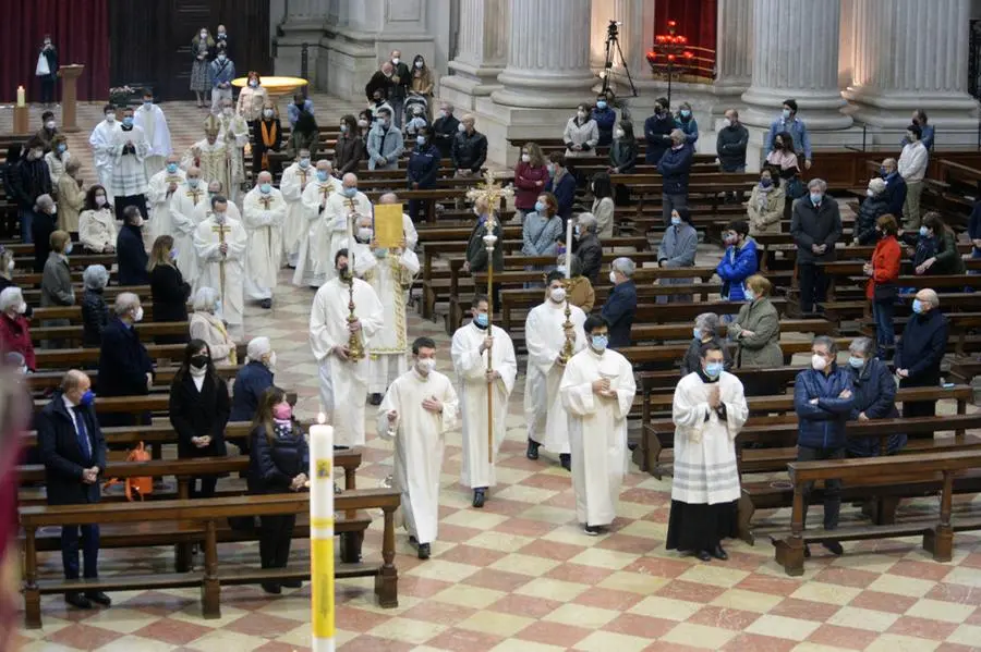 In Duomo il vescovo celebra la Messa Pontificale di Pasqua