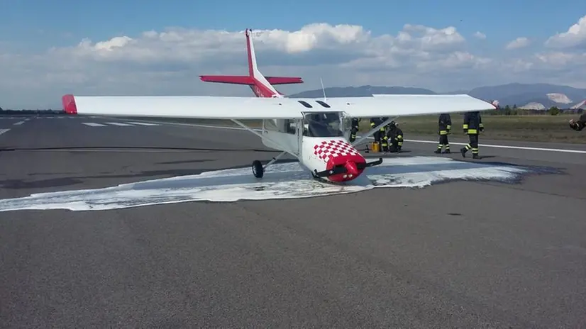 Il piccolo aereo da turismo che ha avuto un problema nell'atterraggio