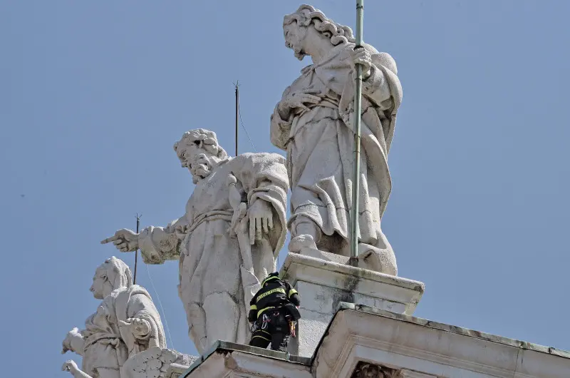Le statue del Duomo Nuovo