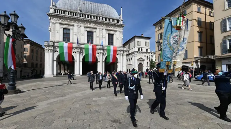 La celebrazione per il 25 Aprile in piazza Loggia