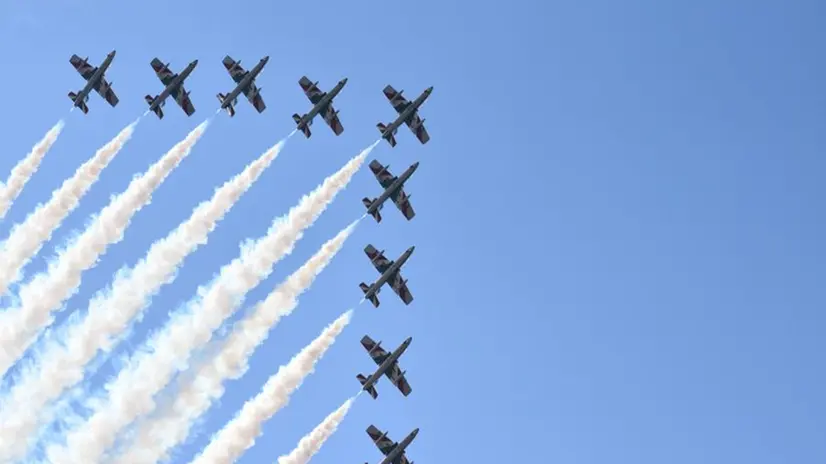 L'addestramento delle Frecce Tricolori nei cieli della Bassa