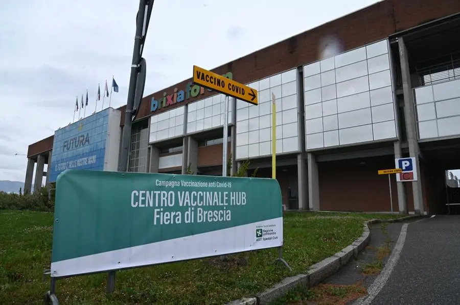 Hub vaccinale in Fiera a Brescia