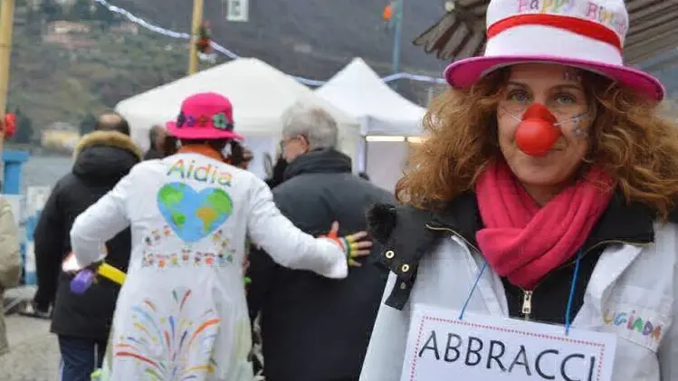 Giornate meno allegre senza la possibilità di abbracciarsi